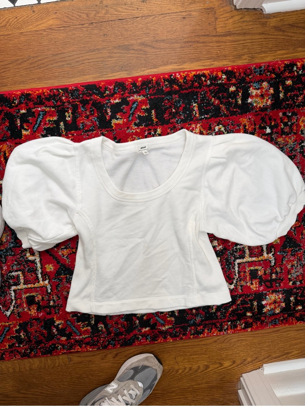 aerie White Puff-Sleeve Crop Top